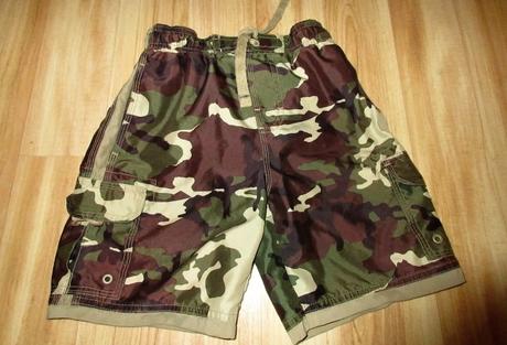 Maskáčové kratase, 104