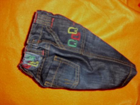 Luxusní podšité rifle a dvě trička, 50–62