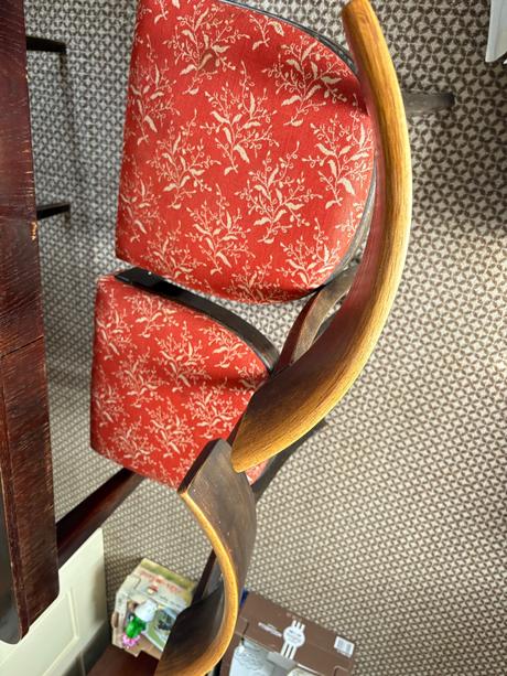 Halabala stul rozkladaci tmavé hnede drevo, 