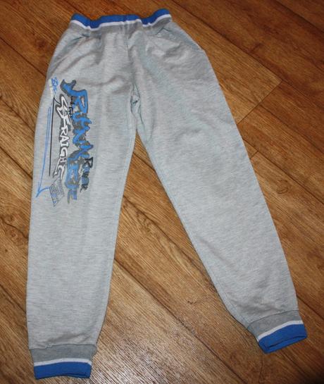 Tenké tepláky, 134