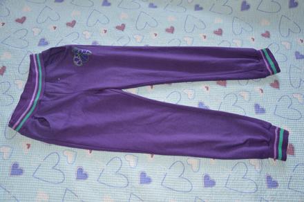 Fialové tepláky tepláčky s kamínky, 128