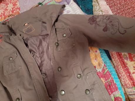 Dámská khaki bunda, kabát,kabátek na slečnu,paní, m