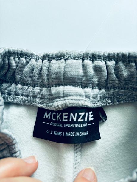 Kraťasy šedé zn. mckenzie - v.4/5 let, mckenzie,110
