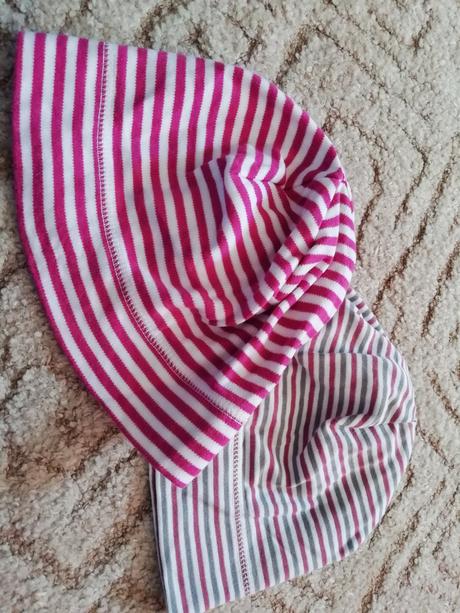 Krásné nové bavlněné čepice 3-6let, 104