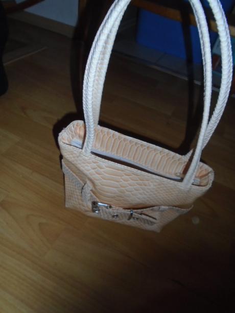 Kabelka vzhled hadí kůže,