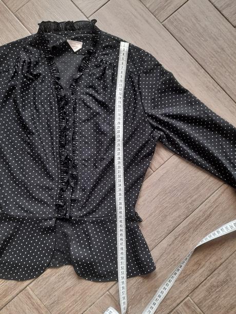 Lehká černá peplum halenka s bílým puntíkem vel. s, s