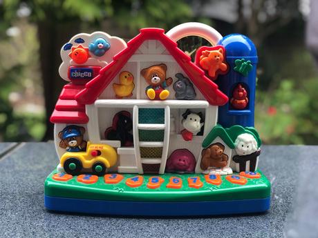 Domecek chicco hraje anglicky a německy-cisla, zví, 