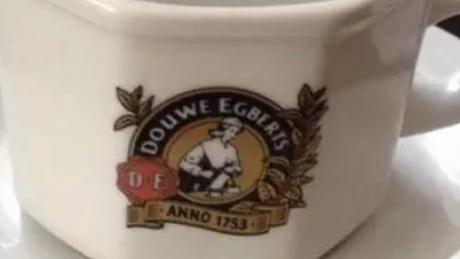 Kávový hrneček s podšálkem s logem, 