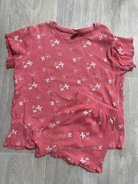 Kratasy a triko, 122