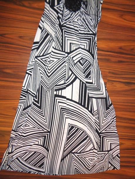 Luxusní elastické černobílé šaty m/l - maxi délka, m