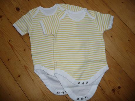 Bodyčka s krátkým rukávkem, 68