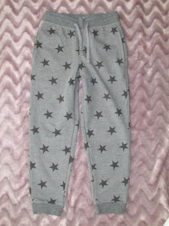 Tepláky s hvězdičkami, 122