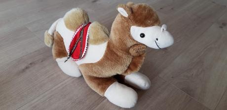 Krásní plyšáci velbloud, slon a tygr, 