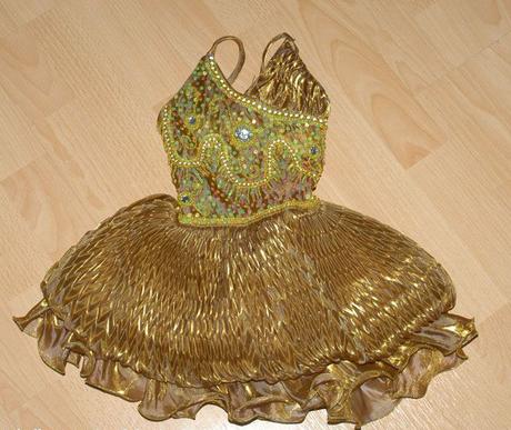 Karnevalové zlatohnědé šaty,