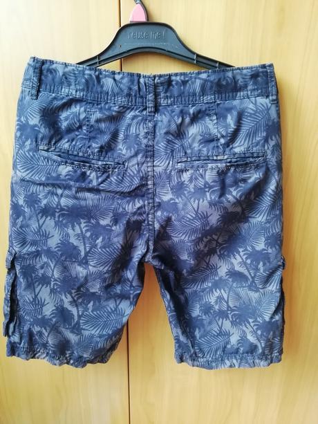 Kraťasy vel. 152, chapter young,152