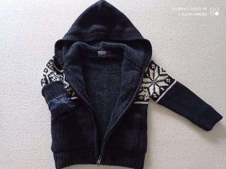 Svetr s kapucou, lupilu,98