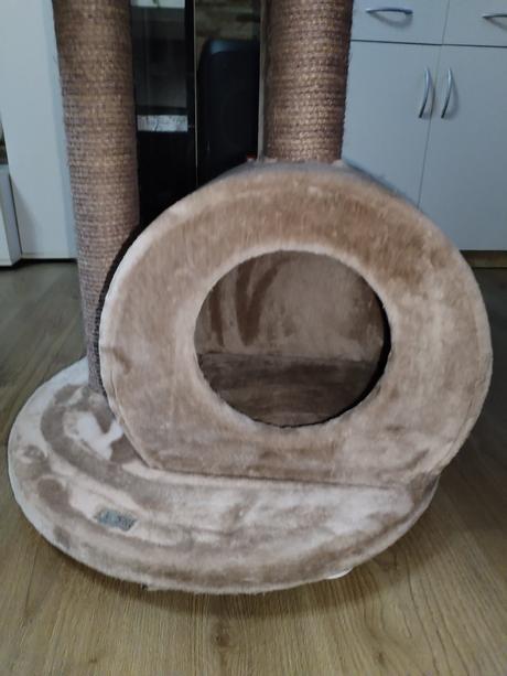 Růžové kočičí škrabadlo a odpočívadlo zánovní,