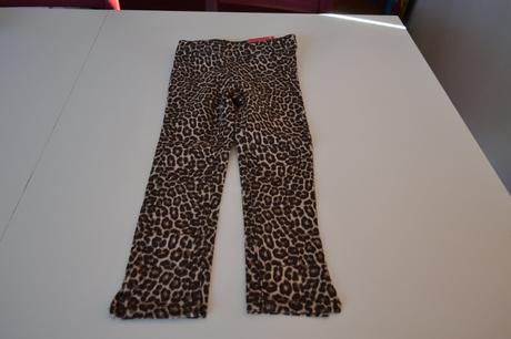 Nové kalhoty s visačkou, kik,98