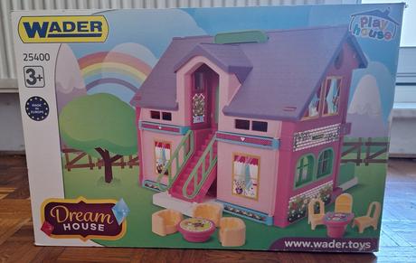 Domeček pro panenky barevný-top stav, 