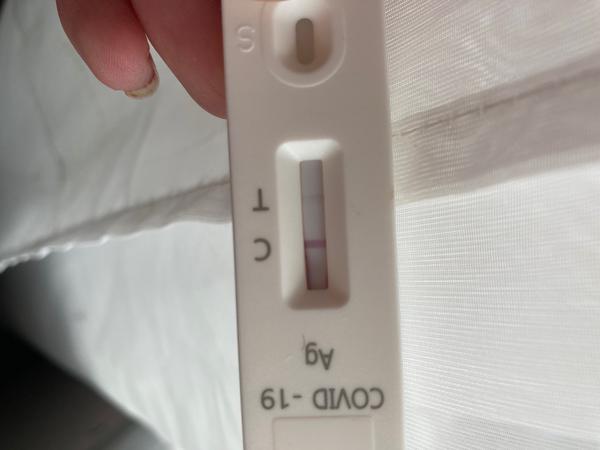 Test covid ze slin. Mám to brát jako pozitivní? Jak jsou spolehlivé?