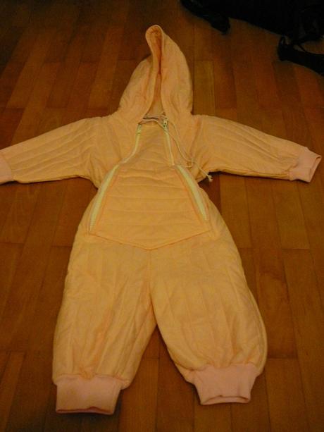 Svetlolososová kombinéza, 68