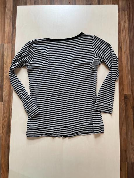 Proužkovaný zapínací svetřík, vel s/m, s