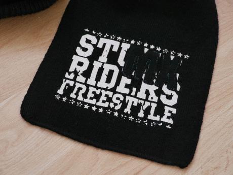 Cerna cepice a sala, 