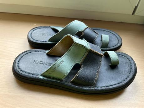 Celokožené pantofle, žabky kickers, kickers,38