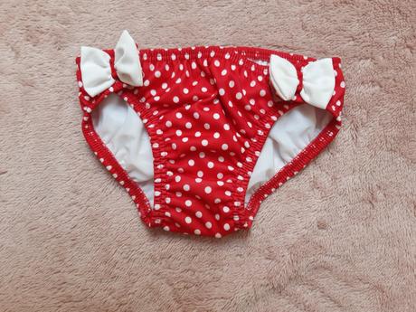 Plavkové kalhotky, 92