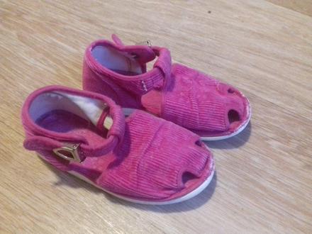 Bačkorky, stélka 15 cm, 24