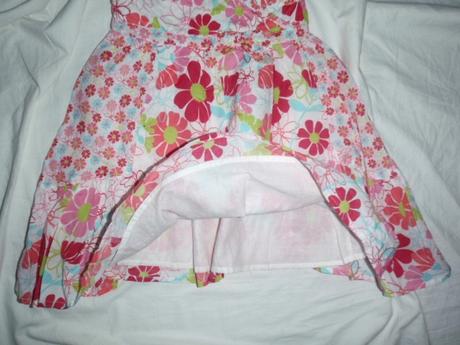 Nádherné květované šaty - bohatá sukýnka, girl2girl,98