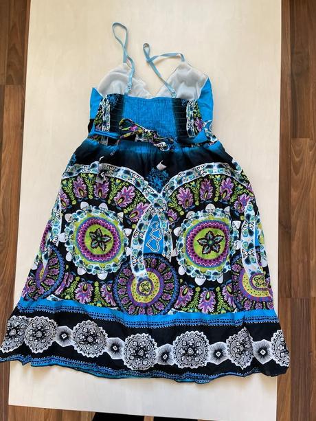 Modré šaty s ornamenty, vel neuvedena cca xs/s, xs