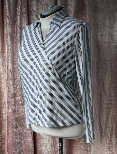 Černobílá elastická halenka marks&spencer vel.48, marks & spencer,48