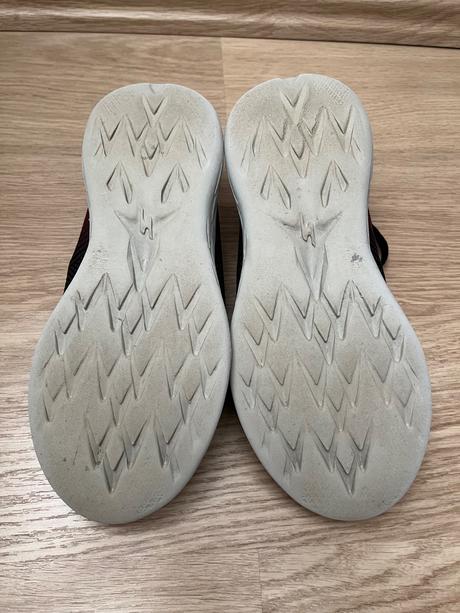 Lehounké tenisky, skechers,39