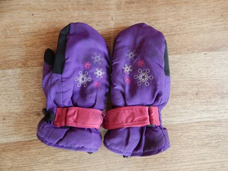 Dětské zimní čepice a rukavice, 