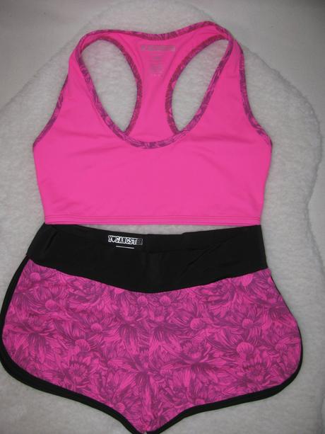 Sportovní nová souprava-podprsenka a šortky, m
