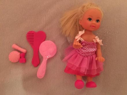 Malá panenka/simba,