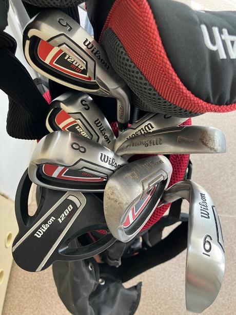 Golfová výbava wilson true distance pro praváky,