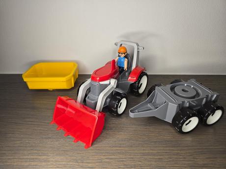 Traktor s přívěsem a figurkou, igráček multigo,