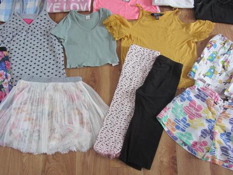 Balík oblečení na holku vel. 9-10 let, 140–152