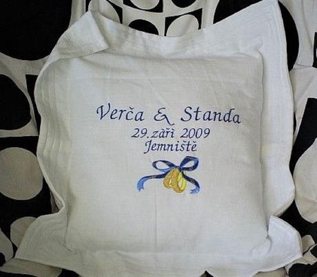 Polštářek mamince z lásky darovaný,