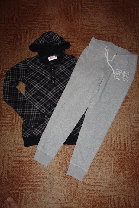 Dívčí set oblečení vel. 140, c&a,140