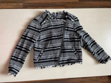 Svetr na zip/ krátká bunda, vel m, v prsou spíše s, h&m,s