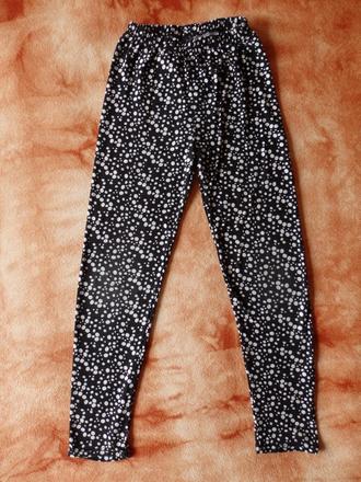 Černé legíny s puntíky, 128