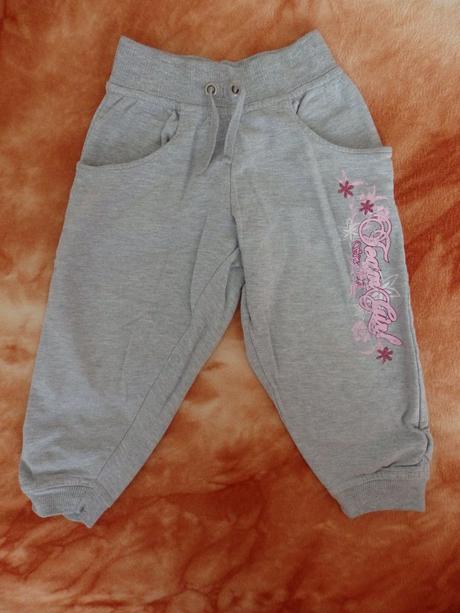 Tepláčky s kytičkami, okay,110