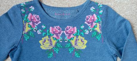 Mikina zn."nutmeg" vel."122-128", nutmeg,128