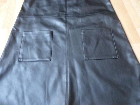 Koženkové šaty vel. 8-10, 134