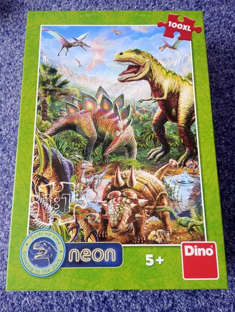 Neonově svítící puzzle s dinosaury, 