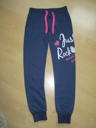 Tepláky zn. sezon, 152