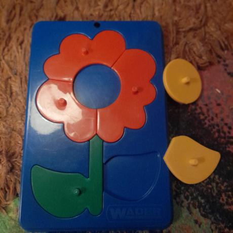 Puzzle plastové květina,